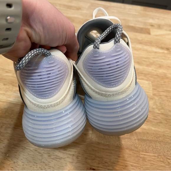 Nike Air Max 2090 CT1290-101 Beige White Running Shoes Sneakers Women’s Size 8 - Picture 4 of 5